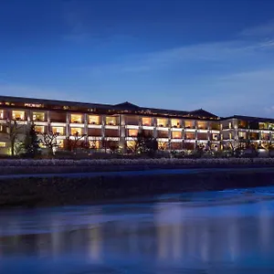 ***** Hotel The Ritz-carlton Giappone