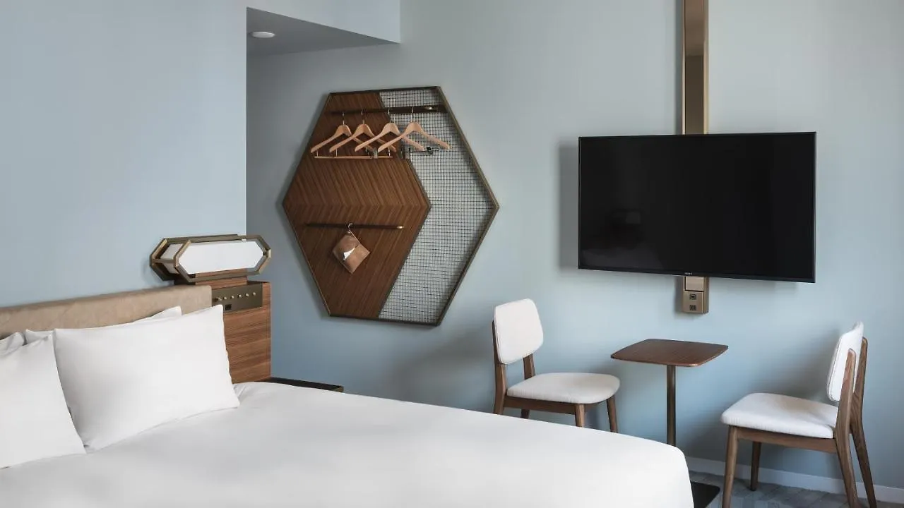 Bespoke Hotel Shinjuku Tokio 3*,